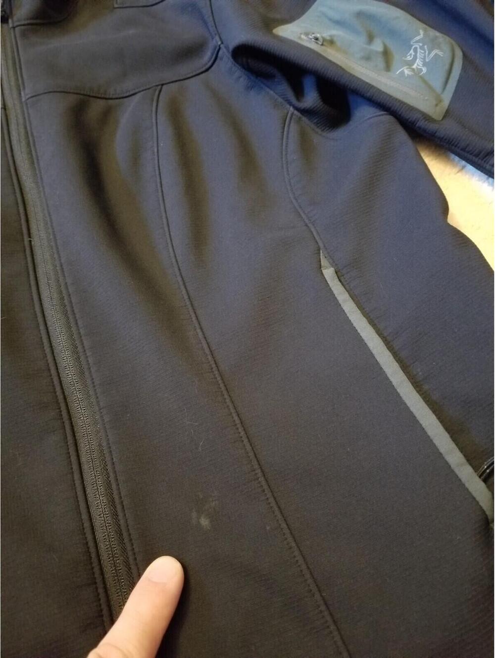 VTG Arc'teryx Women's 8-10 Medium Epsilon SV Jacket Hoody Black Full Zip M *Flaw - Picture 3 of 13